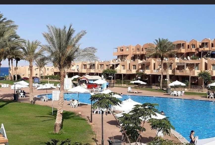 Chalet First Floor Two Bedrooms In Stella De Mare Ain El Sokhna For Families Only Ain Sukhna Exterior photo